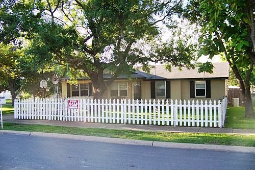 1st image of 301 Duncan Way