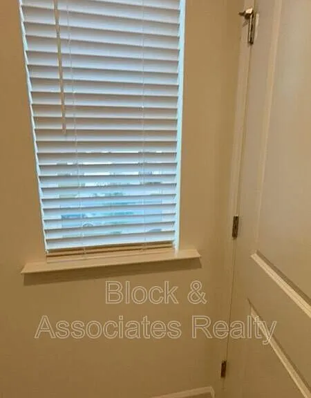 2040 Oakdale Dr — Photo 24