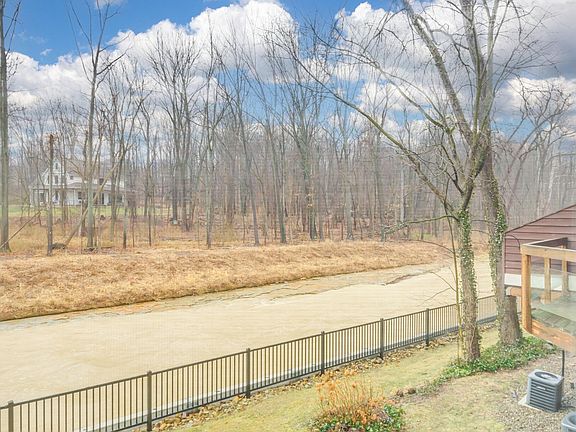 5th image of 6723 Old Royalton Rd #6723