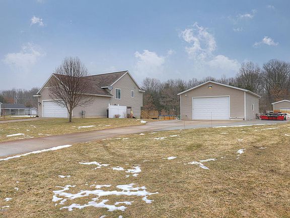 3rd image of 3827 Hare Ln