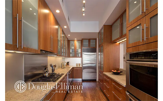 Sold by Douglas Elliman | media 20