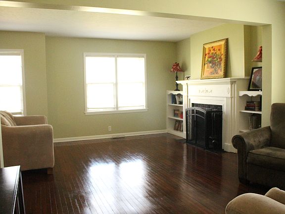 4th image of 127 Edgerton Dr