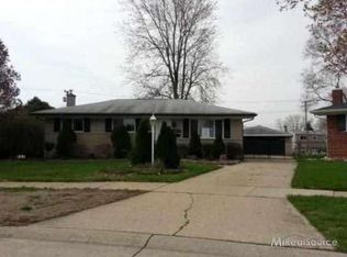 13818 Roxanne Rd, Sterling Heights, MI 48312