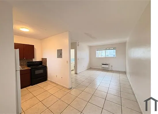 Studio, 500 sqft, $1,600 — Photo 4