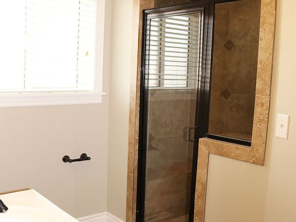 5th image of 1031 E Luetta Dr