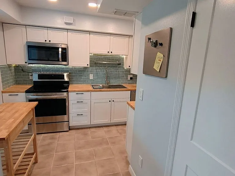 3827 Pine Cone Cir — Photo 8