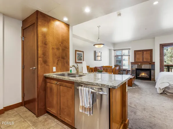 3720 Sundial Ct #B304, Park City, UT 84098