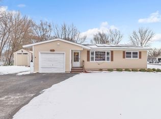 4817 Willow Ln, McHenry, IL 60050