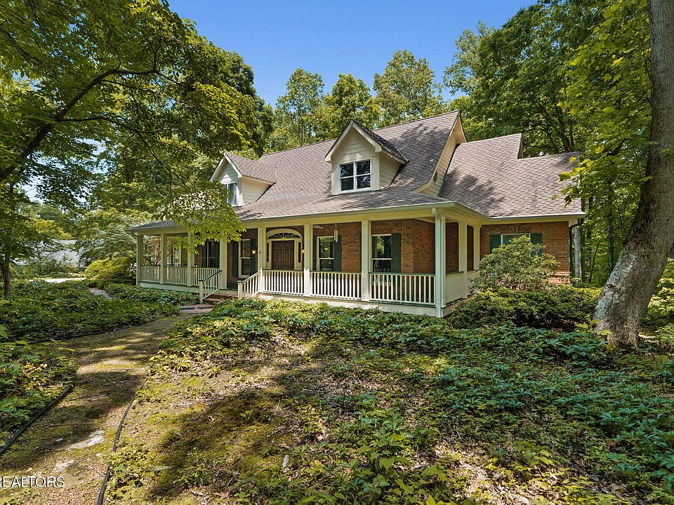 1st image of 1720 Wood Creek Cir
