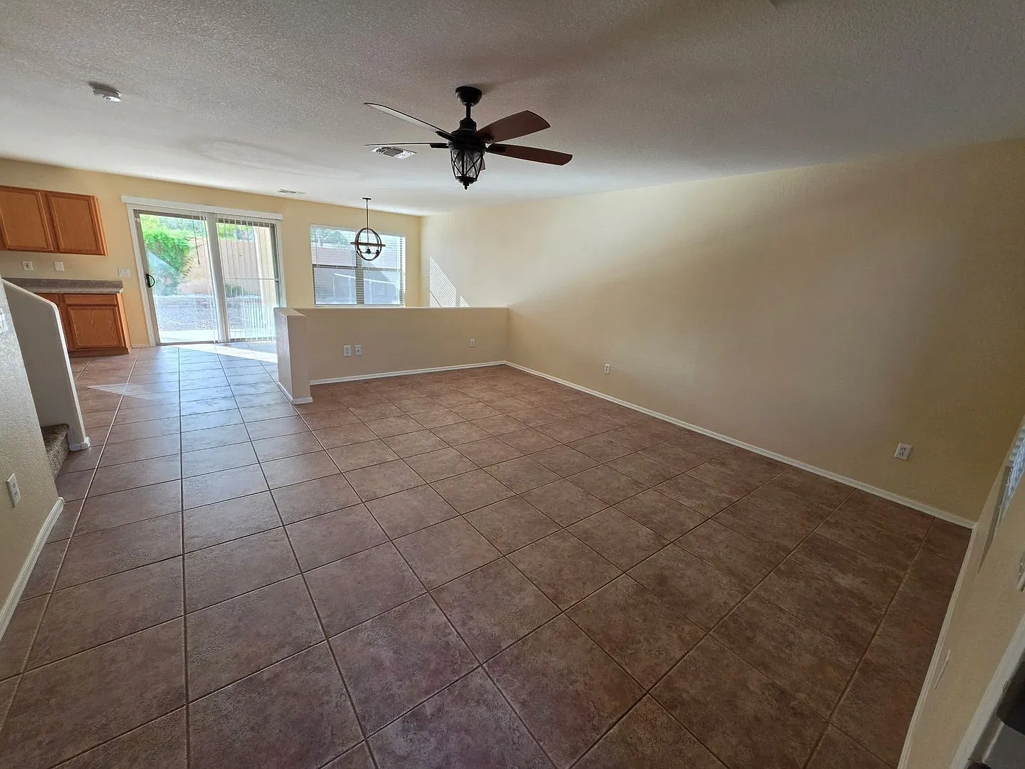 3 bed, 2.5 bath, 1955 sqft, $2,350 — Photo 4