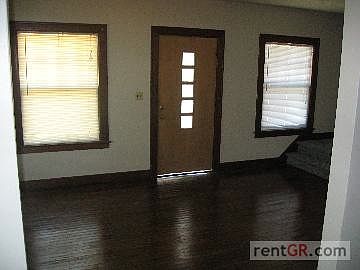 5th image of 616 Sibley St NW #1