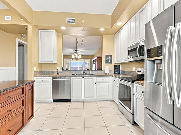 5th image of 34 HARBOUR ISLE Drive W #PH05