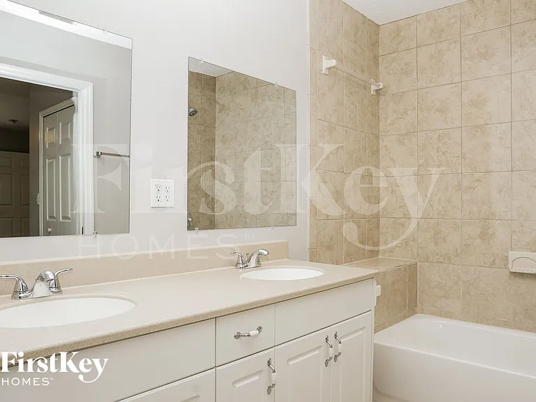 1136 Delmar Ter NE — Photo 10