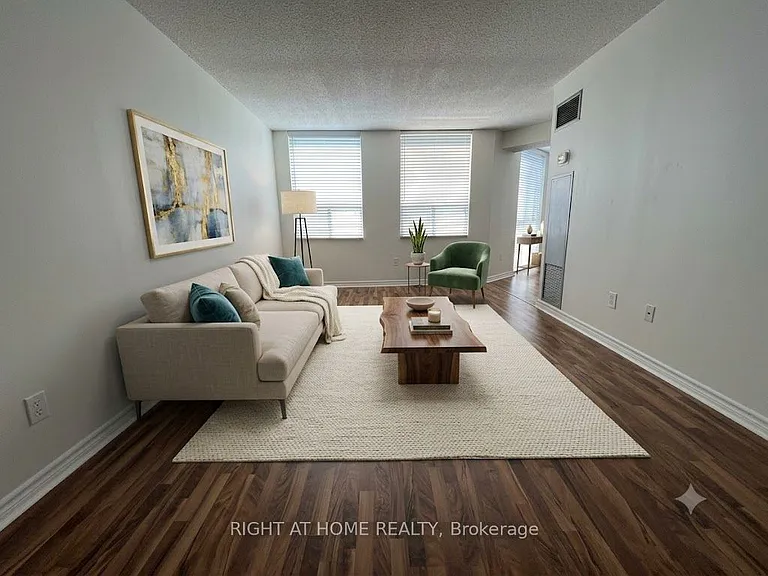 3650 Kaneff Cres #3202 — Photo 3