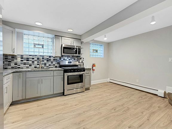 4th image of 1406 8th St APT 2
