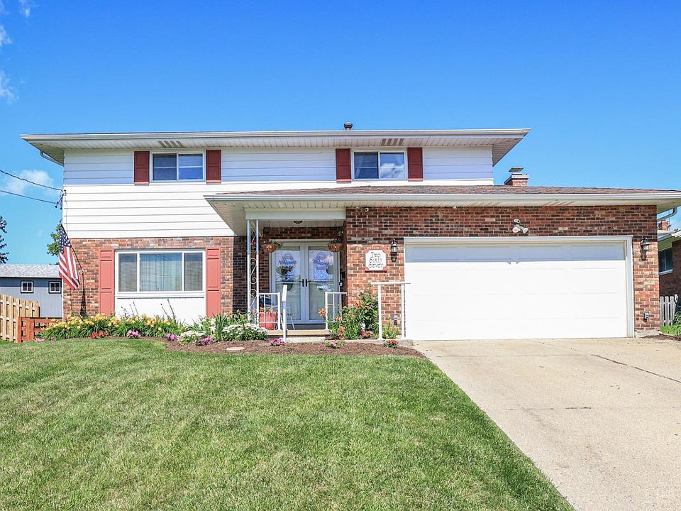 1st image of 267 Deephaven Dr