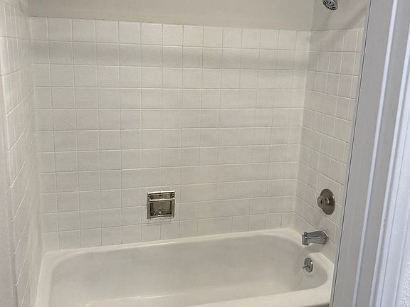 5th image of 1622 W 7th Ave APT 304