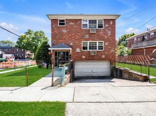 15184 17th Rd, Whitestone, NY 11357