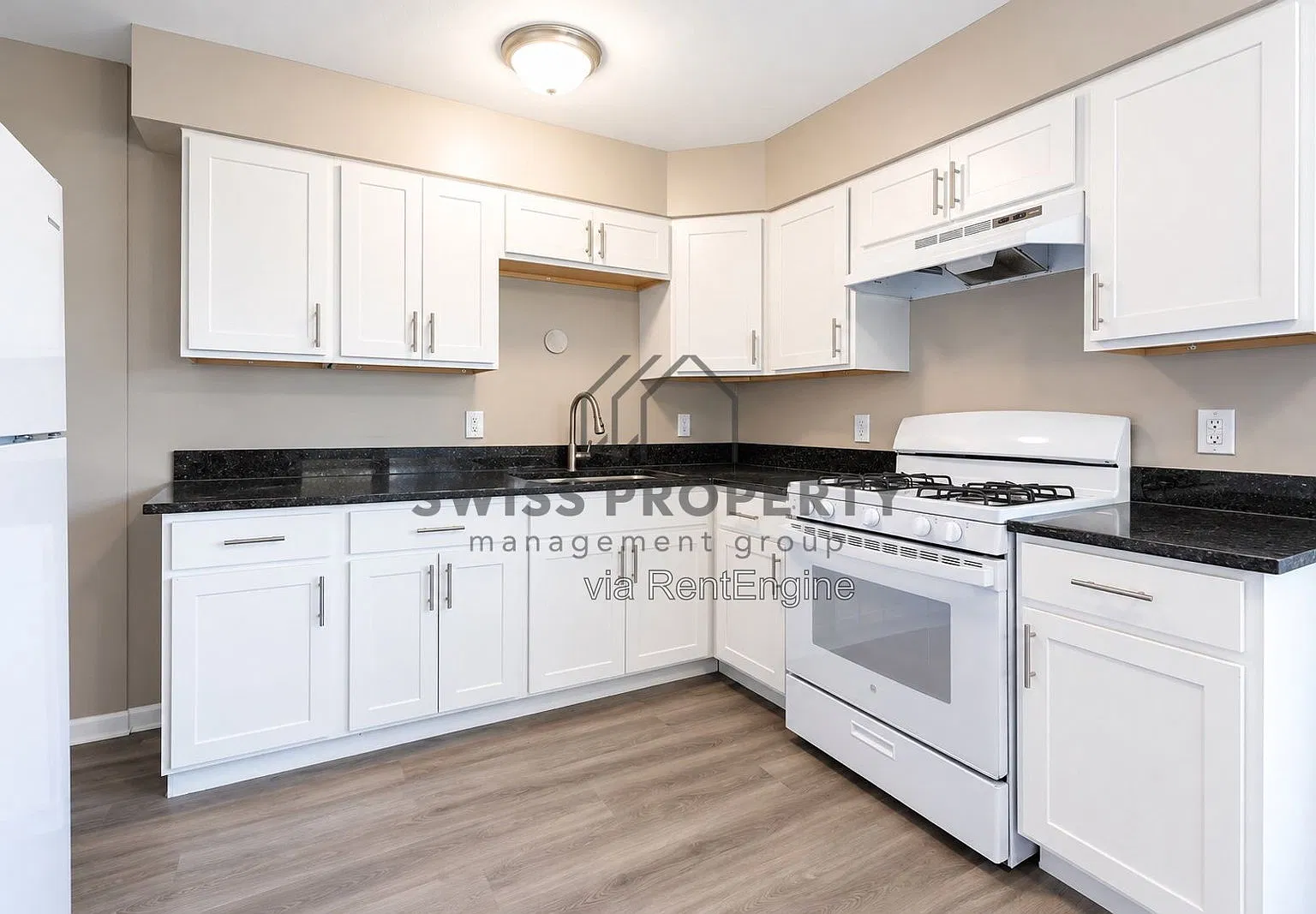 908 N Meadows Ct — Photo 4