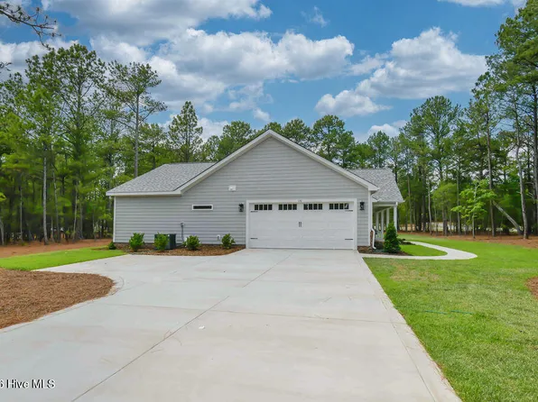 120 Edgewater Drive, West End, NC 27376