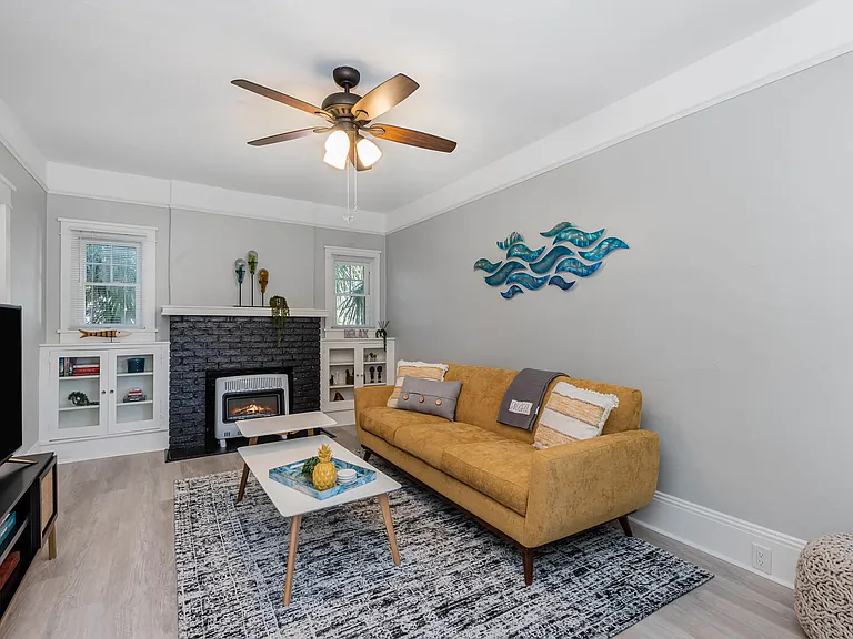104 S Peninsula Ave #5 — Photo 3