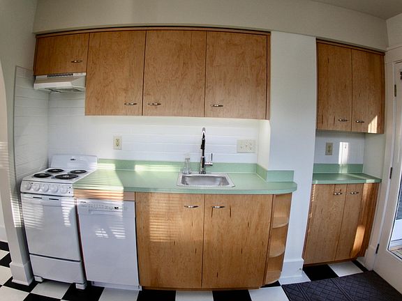 3rd image of 1806 Beechwood Ave #2