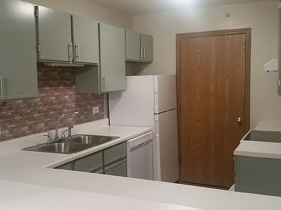 4th image of 511 Leah Ln APT 1-C