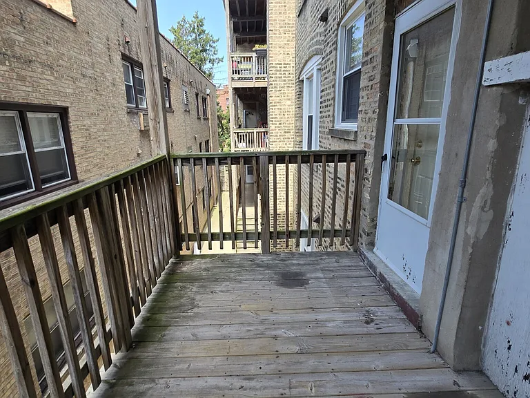 7460 N Greenview Ave #2 — Photo 6
