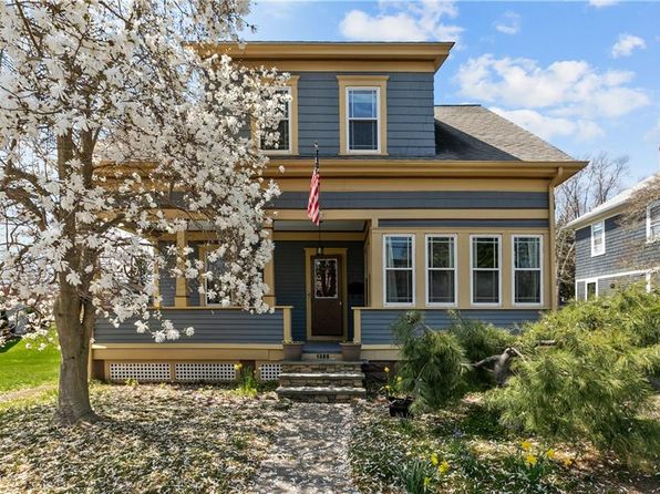 1255 Hope St, Bristol, RI 02809