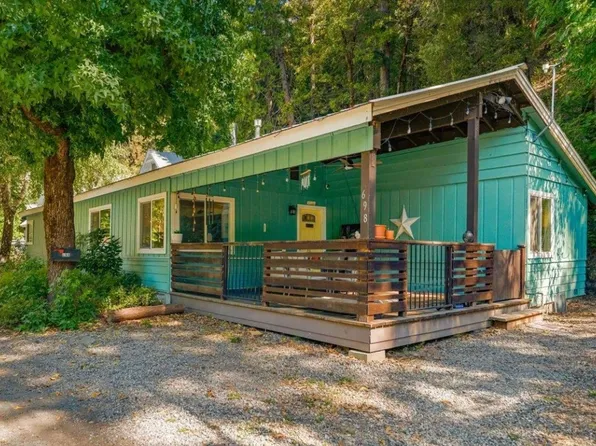 698 S 1st St, Dunsmuir, CA 96025