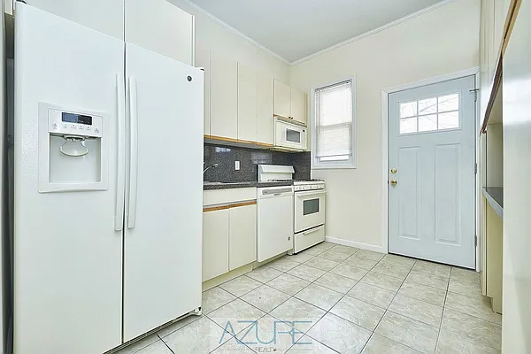 Rented by Azure Realty NY LLC | media 64