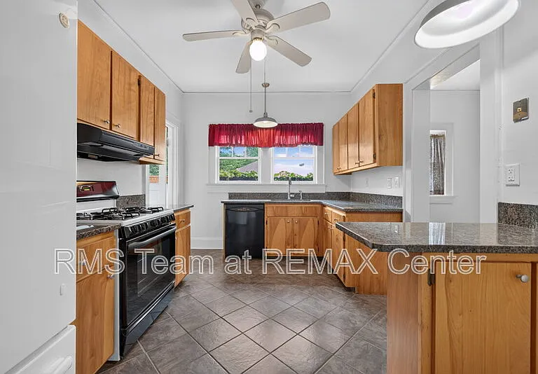 582 Clifton Rd NE — Photo 18