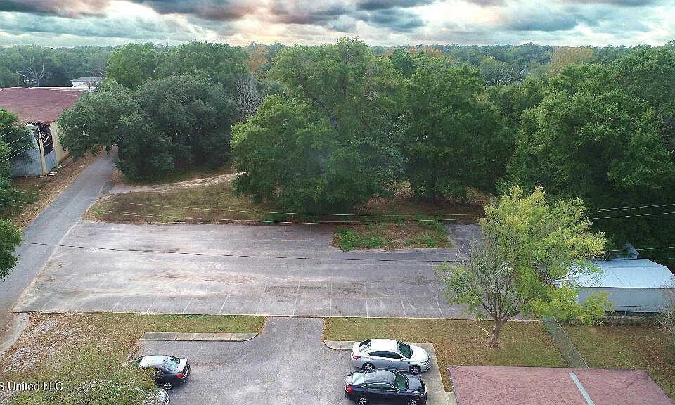 1st image of 550 24th St