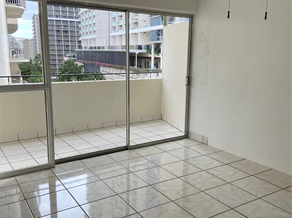 247 Beach Walk APT 801, Honolulu, HI 96815