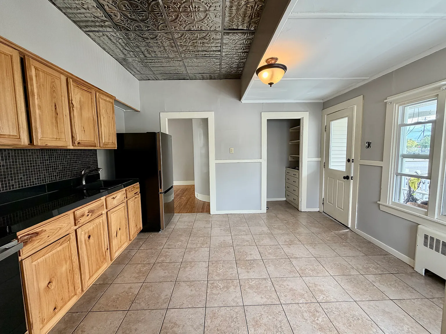 1 bed, 900 sqft, $1,800 — Photo 2