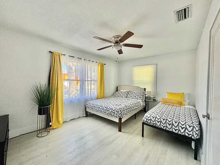 326 Ribault Ave — Photo 9