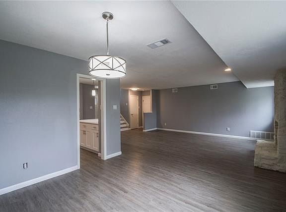 4th image of 8211 Belclaire Ln