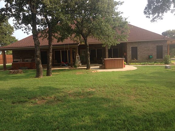 5th image of 223 Clubview Dr