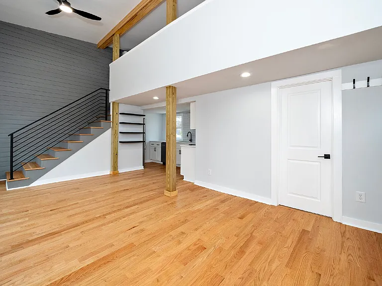 210 Lincoln Ct — Photo 7