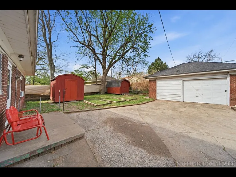 1302 S Elwood Ave — Photo 6