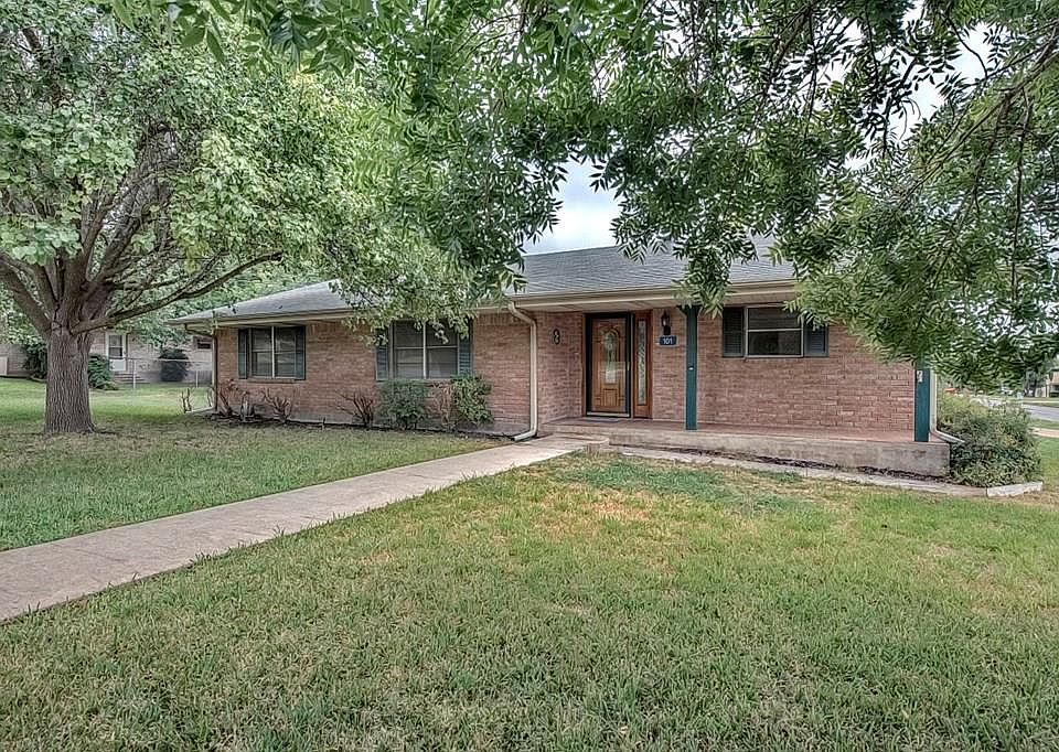 1st image of 101 Spanish Oak Ln