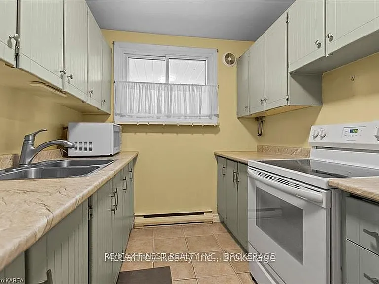 1010 Pembridge Cres #110 — Photo 7