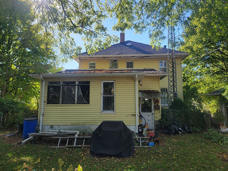 2nd image of 115 N Monroe St