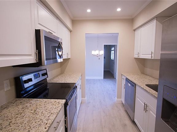 3rd image of 1609 W Neponsit Dr