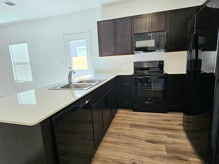 418 Paddlefish Ln — Photo 13