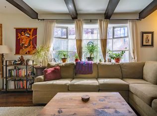 22 Whitney Dr, Woodstock, NY 12498