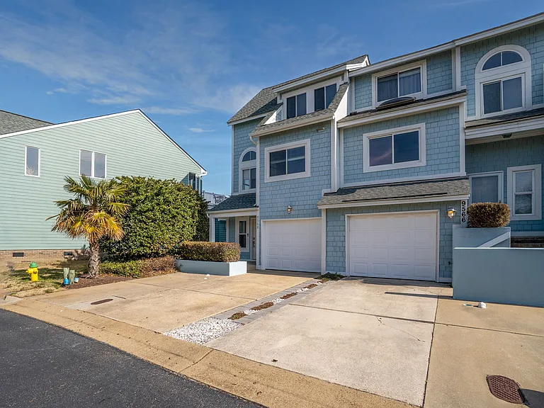 9568 Bay Front Dr — Photo 13