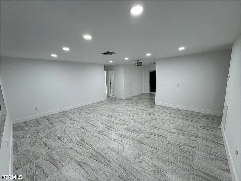 1201 Betmar Blvd — Photo 11