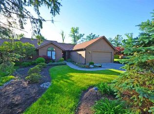 9718 Woodland Rdg E, Fort Wayne, IN 46804