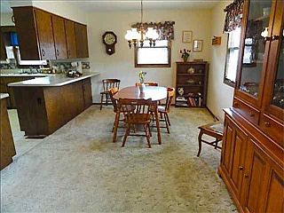 4th image of 806 Woodfern Dr